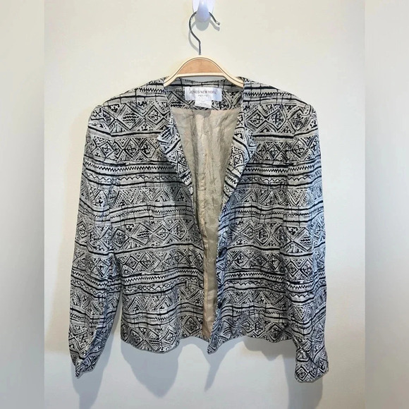 Jones New York Vintage 100% Silk Black and Tan Jacket Size 4P, Aztec, Classy - Picture 1 of 9